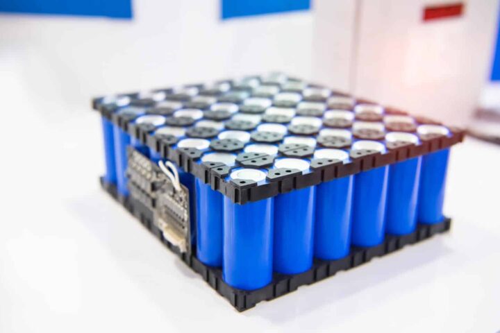 Lithium ion industrial high current batteries